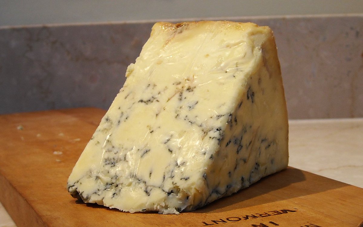 IanBlandThatsMe's tweet photo. Today, the whiff from behind the Advent Calendar door is powerful, because today's #AdventCheese is... Stilton! Ironically cheese made in the village of Stilton cannot these days be legally named Stilton. https://t.co/PlMjEray8P