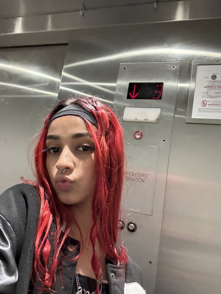 Rebelde_redhead's tweet photo. 💅🏻🫠 https://t.co/qmEpgl6NAA