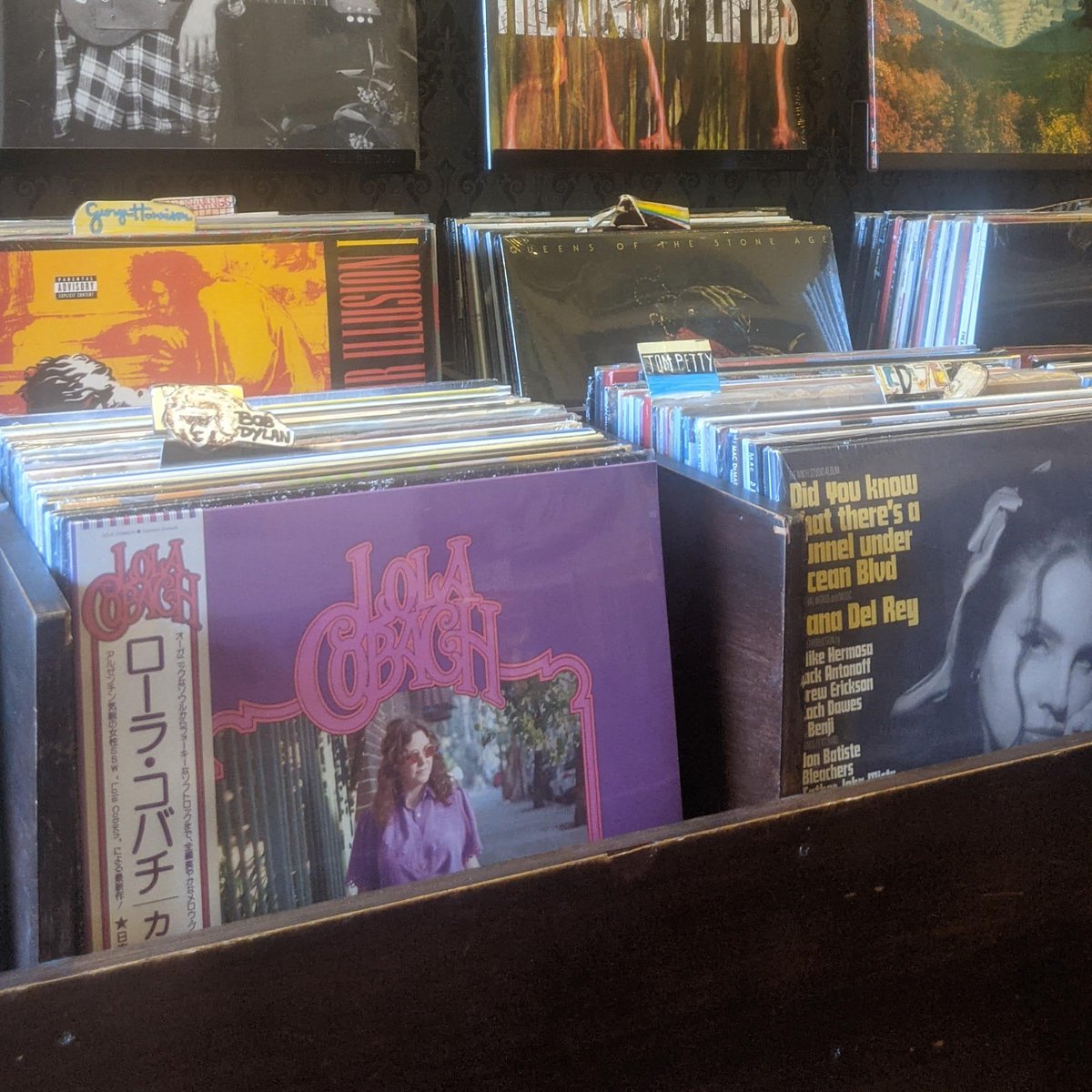 "Camino Dorado" en CD y Vinilo Edición Japonesa Ya disponible en Argentina! Si querés uno: dolorescobach@gmail.com ! Edición muy limitada! En el resto del mundo podés encontrarlo en <a href="/pvinerecords/">P-VINE</a> o pedirlo en tu disquería amiga!! #vinylrecords