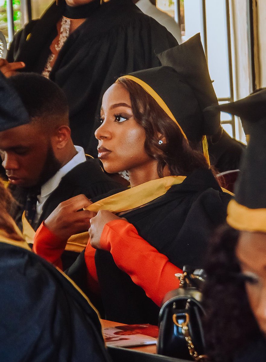 This week your girl became a licensed Medical laboratory Scientist.
B.Mls(Haematology) bagged🎓