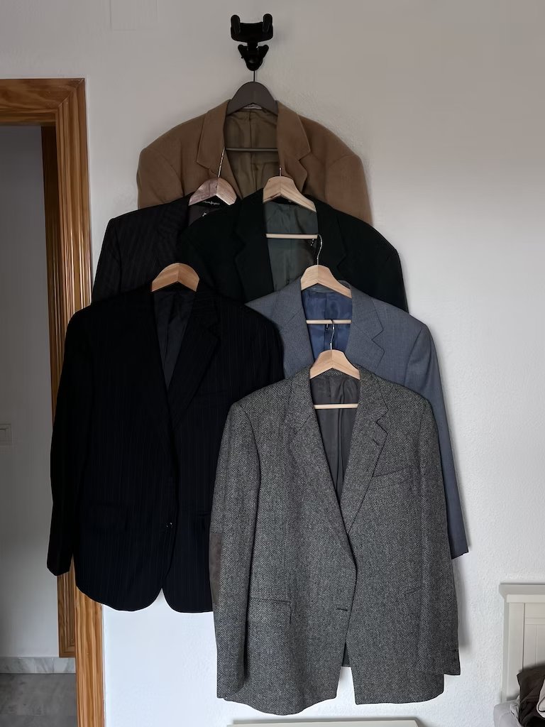 LDenicheurs's tweet photo. [#TailleM - vestes - 167€]

C'est Noël ! Ça vous revient à moins de 30€ la veste, pour 6 articles en excellent état dans de très jolies matières (laine, cachemire et chameau !) 

Faites-vous plaisir 😇

https://t.co/xMlGwFVPEK https://t.co/snsk9jMAb2