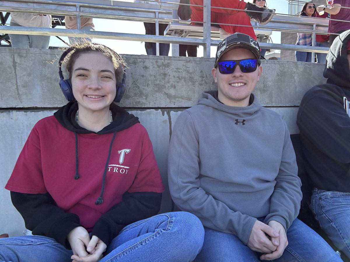 lpeters79's tweet photo. @GameStop #gamestopbham23 #76BirminghamBowl #gotrojans https://t.co/5EZH5vnT6P