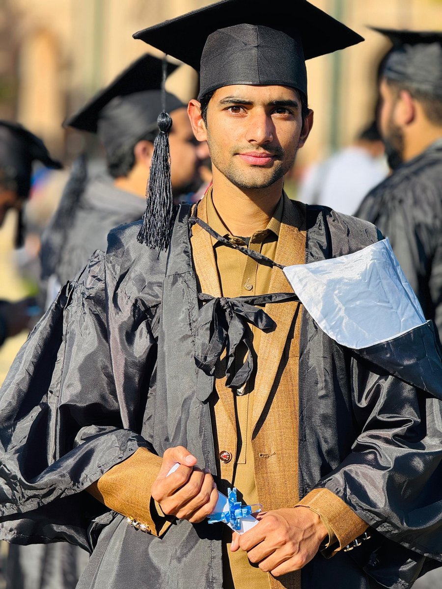 m_hassanzeb's tweet photo. 8th Convocation🎓
Islamia College Peshawar

#convocation #islamiacollegepeshawar 
#convocation2023 #graduation https://t.co/jgIme9VRNB