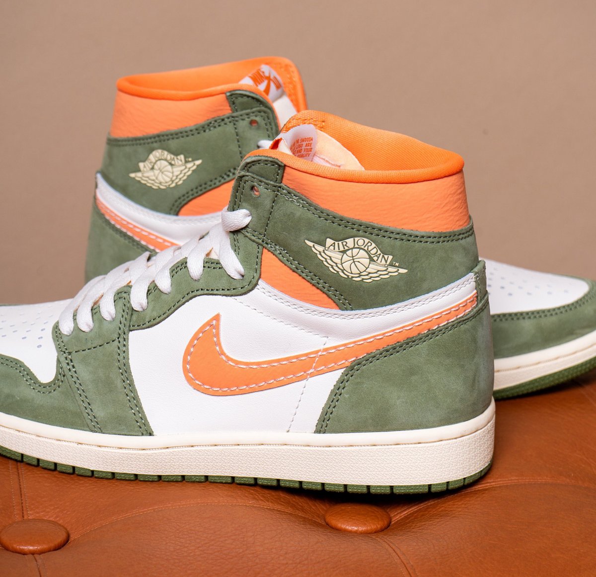 snkr_twitr's tweet photo. AD: Dropped via Grinmore
Jordan Retro 1 High OG Craft 'Celadon'

Shop -> https://t.co/7XnRaFmmZq https://t.co/D0oyOhFhCH