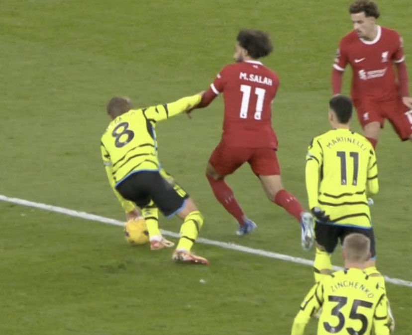 Has the Referee or VAR made a poor decision? tweet media