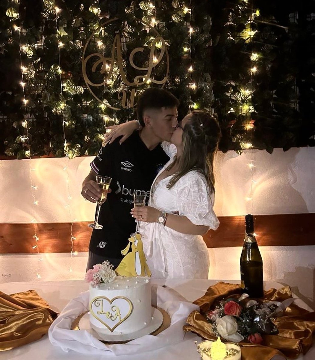 El Uru se casó con la camiseta de #AAAJ🤩🐞👏