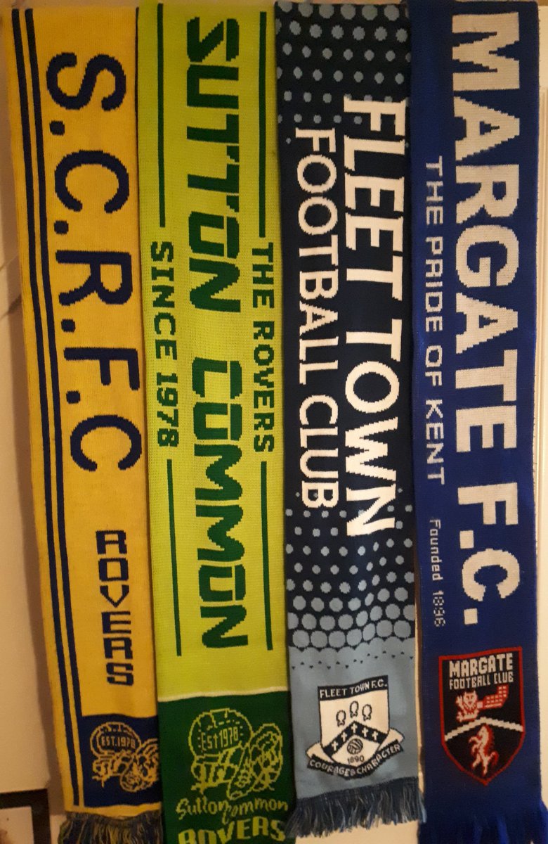 TonyTJunior's tweet photo. @official_scrfc a very Happy Christmas to all players and staff at SCR FC! And a huge thank you to Darren for my new scarf. Added to my collection and ready for Tuesday! #roverstogether https://t.co/GEnSMpYUCF