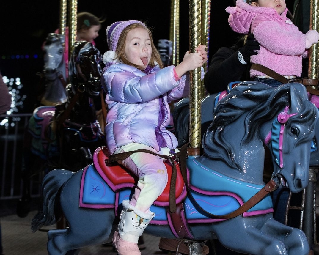 UW's tweet photo. Join @wastatefair for the final day of 'Holiday Magic!' Don't miss out on this event filled with activities & entertainment. π #WashingtonWeekend
Limited tickets available onsite by the blue & green gates.
More info: https://t.co/3zEnISWb5a
π·: Washington State Fair https://t.co/isqJNnMIXL