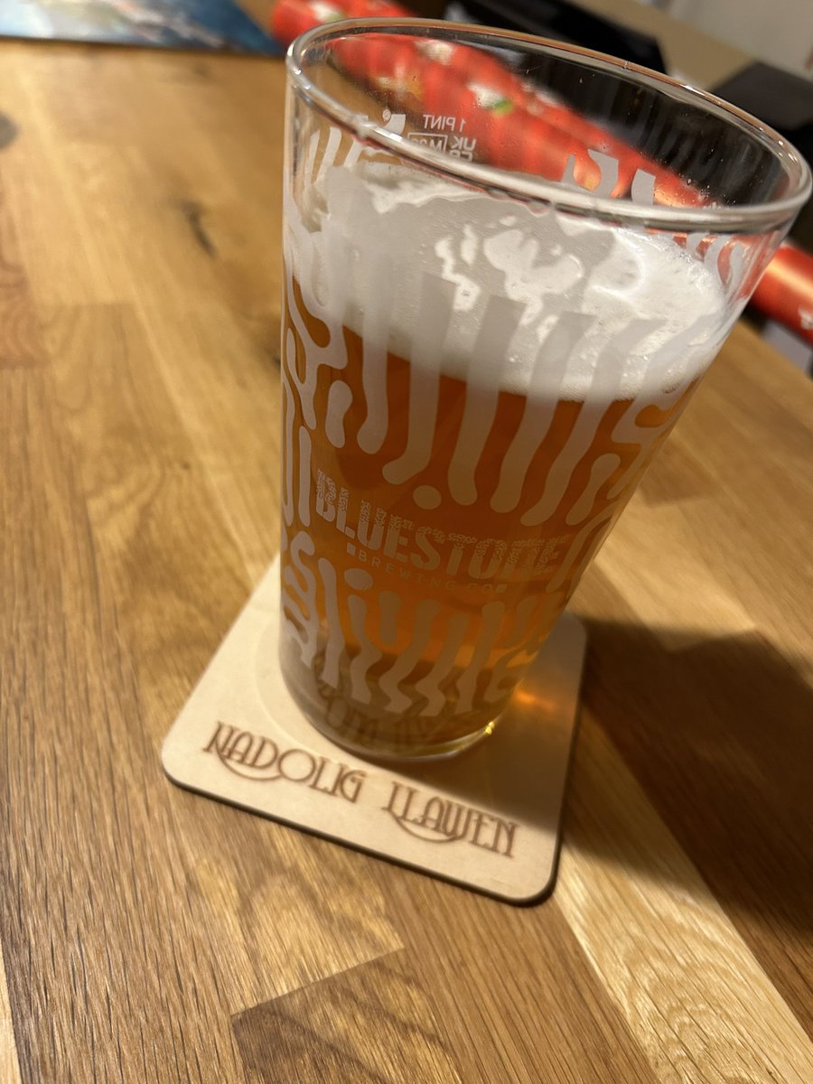 Peter Howells (@peterhowells1) on Twitter photo Low food miles 🍺low carbon footprint 👣 #shoplocal <a href="/BluestoneAles/">Bluestone Brewing Co</a> #hammerstone dŵr pûr y cerrig gleision Low food miles 🍺low carbon footprint 👣 #shoplocal <a href="/BluestoneAles/">Bluestone Brewing Co</a> #hammerstone dŵr pûr y cerrig gleision