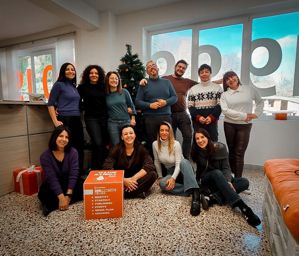 incoerenze's tweet image. Il calendario di quest'anno ci invita a prendere una breve pausa.
Ci rivediamo dal 2 gennaio freschi e riposati. 📷📷📷📷📷📷📷
Buone feste da tutti noi!📷
#inCoerenze
#Contenitorididee