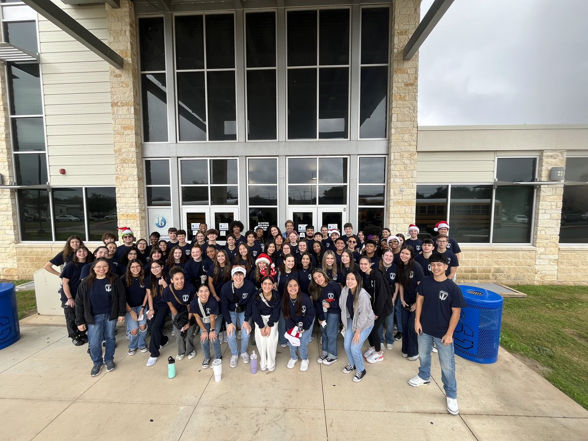scclbuffs's tweet photo. Our amazing NHS students heading to volunteer at the HEB Feast of Sharing in San Antonio. #bethechange #service @Clemens_NHS @SCUCISD https://t.co/5dt4irrgo9
