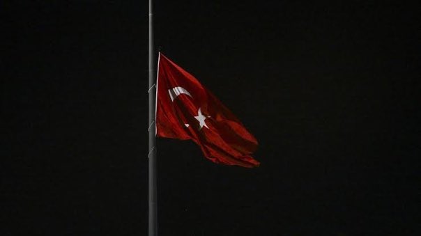 ensonnededi's tweet photo. 12 Şehit #MilliYas Pençe-Kilit Harekâtı

İYİ Parti, Milli Yas ilan edilmesi çağrısında bulundu. https://t.co/vpIEeWwUpT