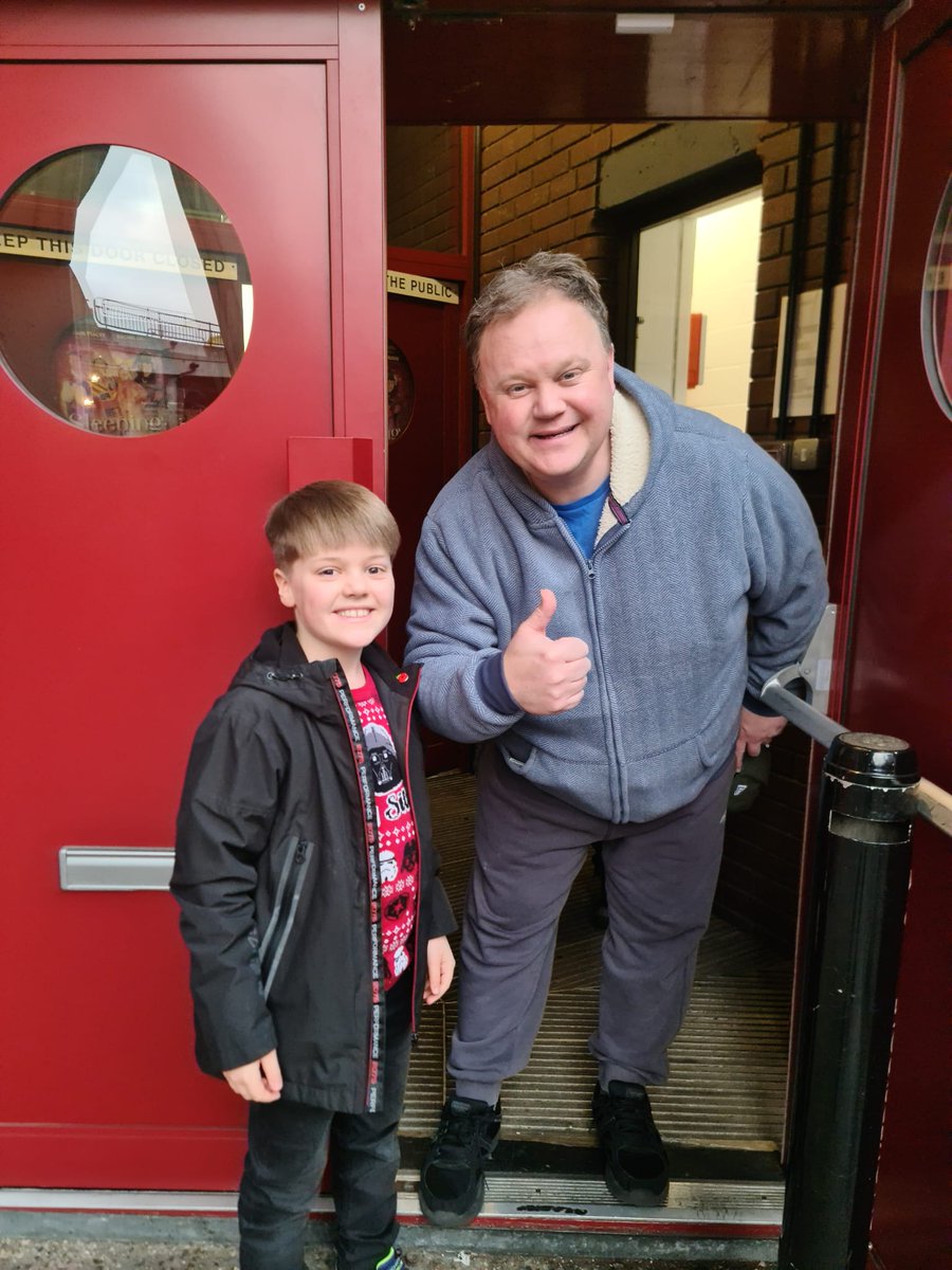 FIJI1983's tweet photo. Had such an amazing time at Sleeping Beauty #ReadingPanto @Thehexagon @CarlT_Official cast were all stunning as usual! Can't wait until next year! https://t.co/cqzVDfgqDv