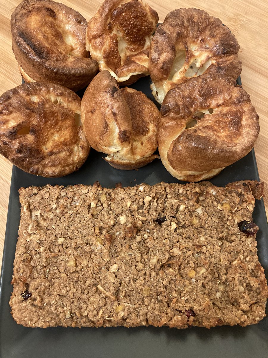 Mand_West's tweet photo. Stuffing (cranberry, orange and chestnut)/Yorkshire puds made ahead - ably assisted by my slightly iffy but nevertheless enthusiastic rendition of #beautifulstar by @elizacarthy @boden_jon #gladchristmascomes album is a perfect accompaniment for those food prep tasks 🙌 ❤️😁 https://t.co/SVxPokZTx3