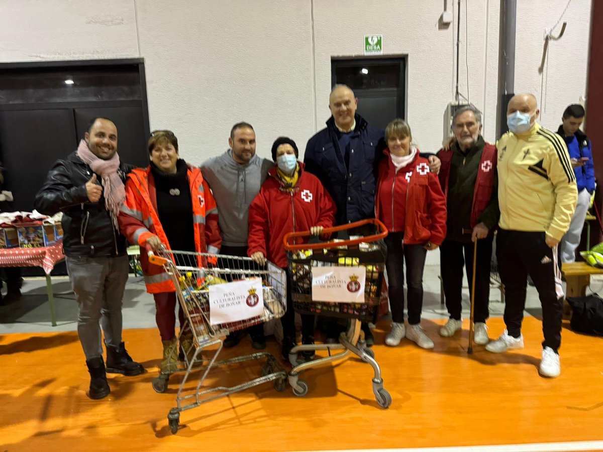 cultubonar's tweet photo. Aportando dos carros como Peña nuestro granito de arena a la recogida de alimentos para Cruz Roja de Boñar https://t.co/lyyIvloZA8