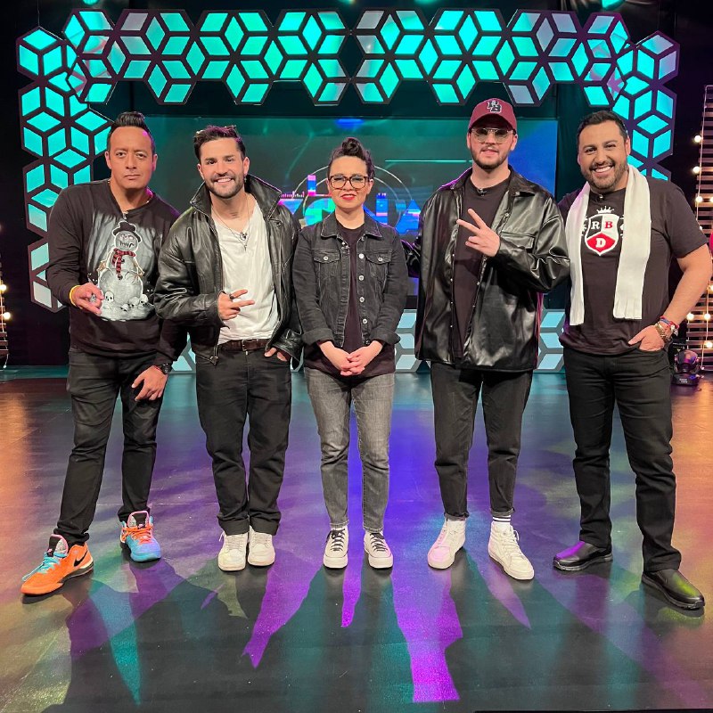 ¡Cámbiale a #LaZona! Esta noche <a href="/GabaCabral/">GaBa Cabral</a>, <a href="/AnuarYamin/">Anuar Yamin</a> y <a href="/soychiclebomba/">Dust</a> te esperan en compañía de D’Garay y Gardu (<a href="/itsgardu/">gardu</a>) con dos propuestas musicales que explotarán tus sentidos.😎🎶🎅

Domingo, repetición 12:05 A.M. Canal 34.1 de <a href="/MexiquenseTV/">Mexiquense</a>, #ConéctateConMexiquense.