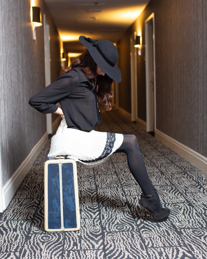 rchristopher's tweet photo. Sometimes, all you need is a suitcase, a smile, and a sense of adventure https://t.co/rnb4pxssol