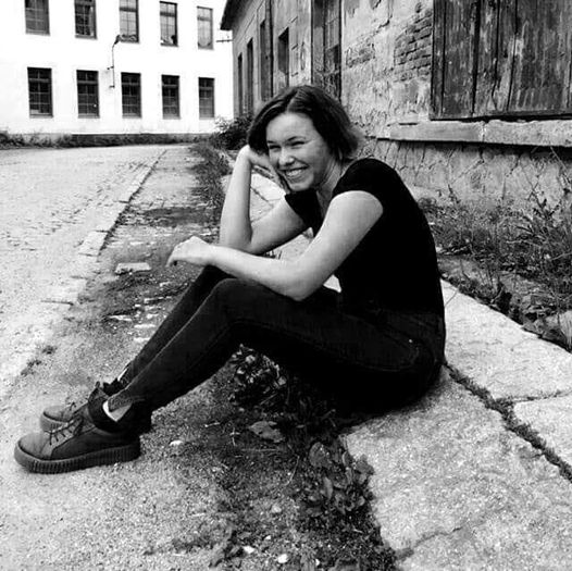 data_zurnalist's tweet photo. Lucie Fríbertová na FF UK studovala obor Učitelství češtiny a jazyk neslyšících https://t.co/fYgxpZqy1P