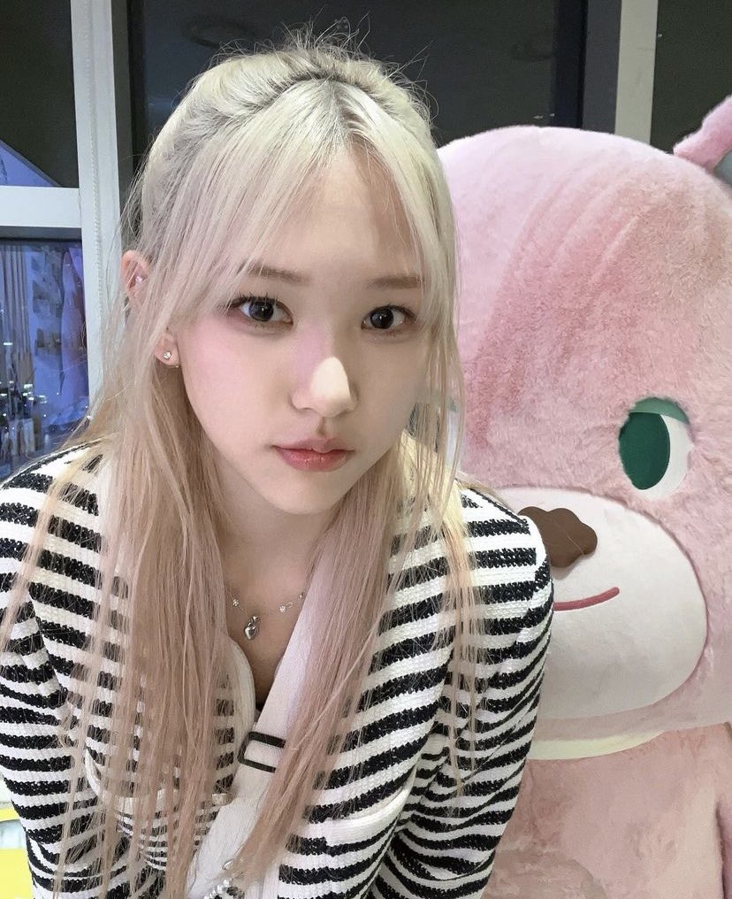 huiyeonsource's tweet photo. 231224 | Huiyeon Instagram update 

“✨ℳℯ𝓇𝓇𝓎 𝒞𝒽𝓇𝒾𝓈𝓉𝓂𝒶𝓈 ℰ𝓋ℯ🎄🎅”

#휘연 #HUIYEON https://t.co/vKvB9gFmGN