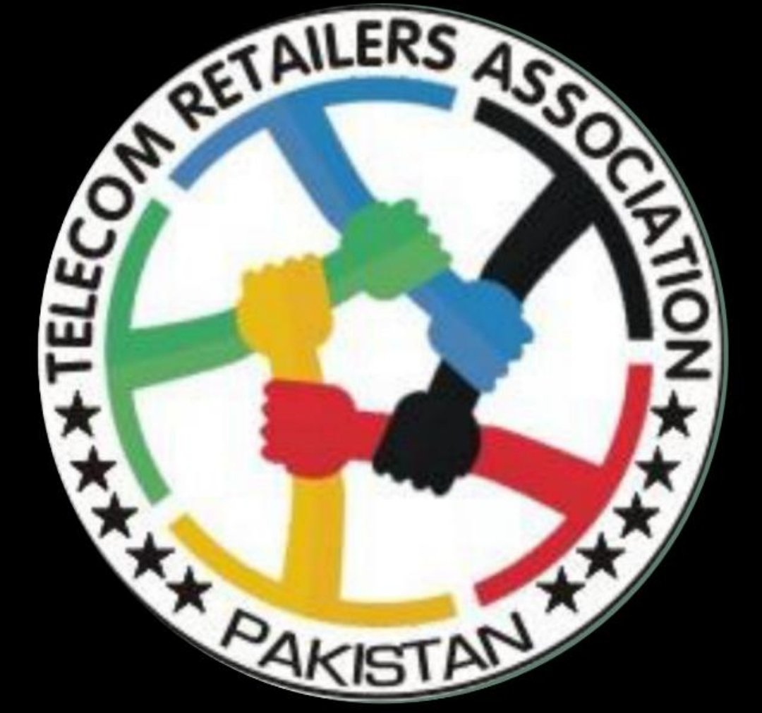 ہم سب ایک ہی دشت کے ساتھی ہیں۔ دکھ بھی ہمارے سانجھے اور خوشیاں بھی ایک سی ہیں۔ آنسو بھی ایک سے ہیں، مسکان بھی۔ درد بھی مشترکہ ہے درمان کی خواہش بھی ایک سی ہی۔ یہ قبیلہ ایک سا ہے۔ اس کی روایت ایک ہے۔ خواہش ایک ہے۔ امید یں بھی مشترکہ اورخوف بھی یکساں ہیں۔