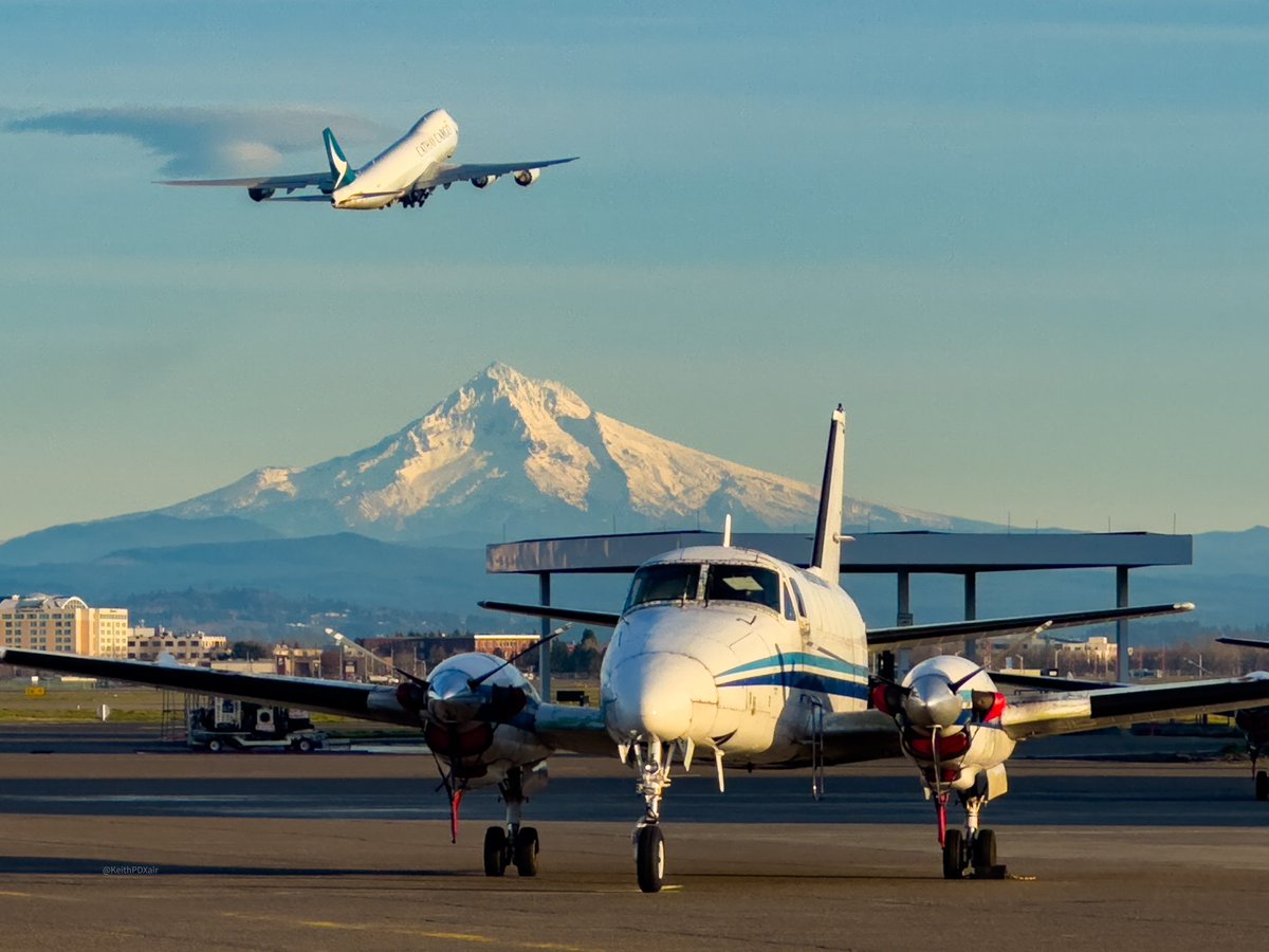 Watching @cathaypacific departing #pdx for #anc from the @Ameriflight ramp @flypdx