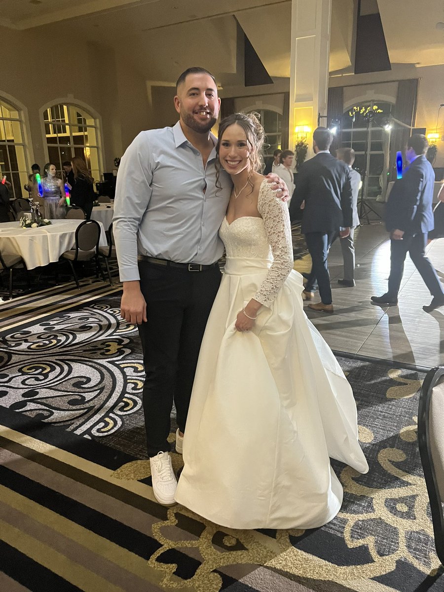 CKamp15's tweet image. Coaching is a lot of wins and losses but it’s the people that make it a great journey and worth it!! Lucky to be in the Dale to celebrate Ari and Lewis wedding day!! Sauce broke the school record for FG percentage in a season and hours spent studying in a season #lockbox #thedale