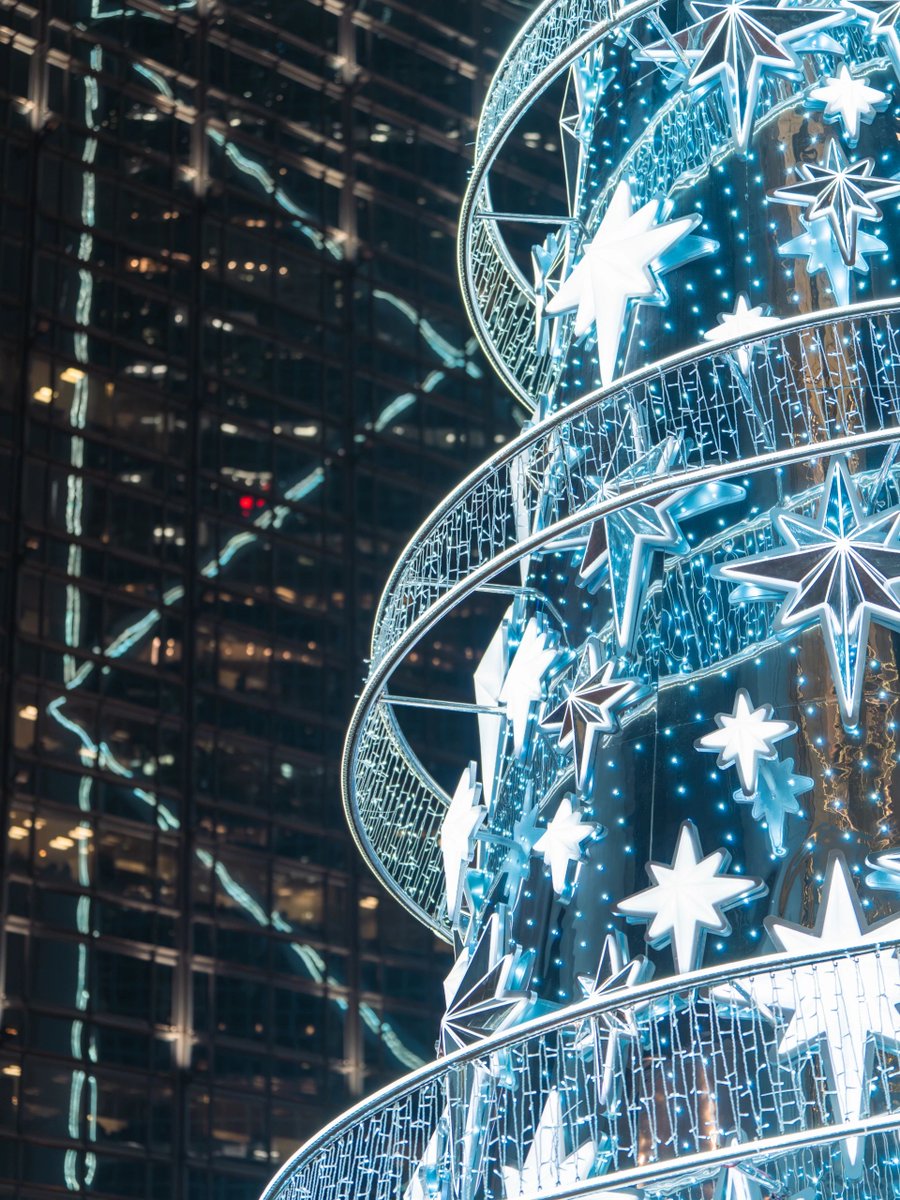 Crystal Christmas Tree in Central, Hong Kong #HongKong #ChristmasTree #Scenery #NightView
