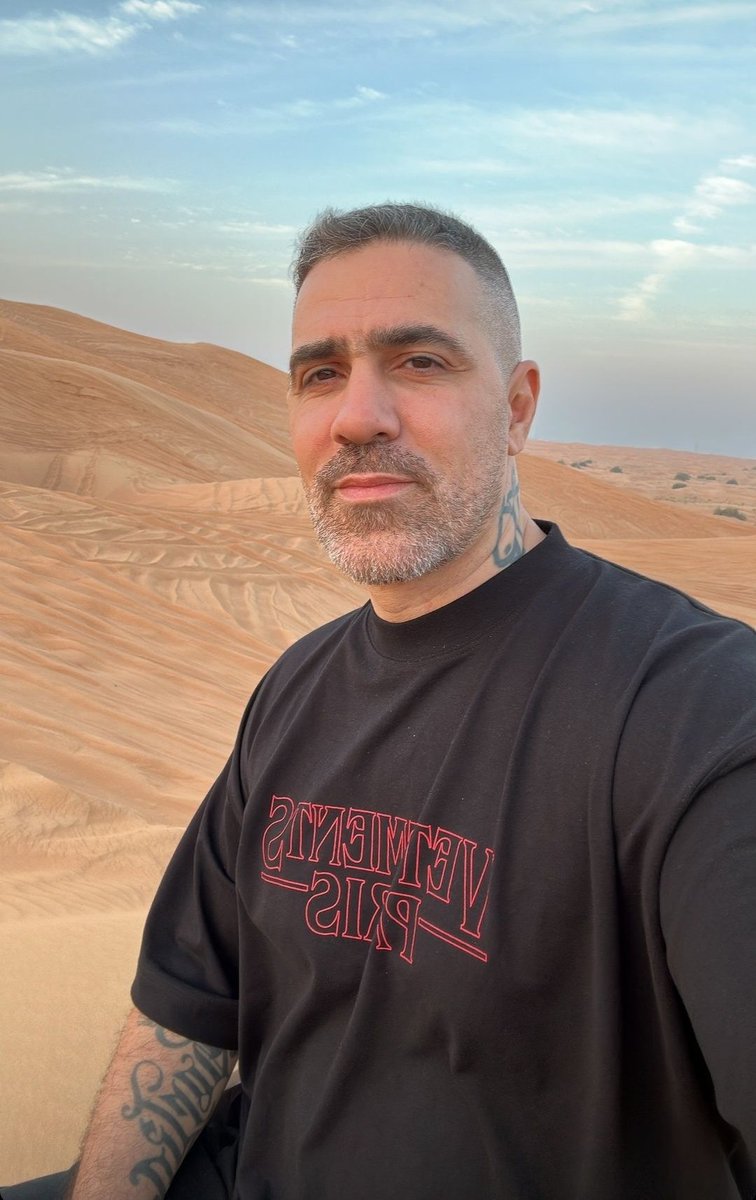 Alleine wegen dem Namen Sonny Black hat er schon einen Oscar verdient!

Sonny Black -> Der schönste Name all Time!
Dieser Name ist in Bushidos Blut verankert!
Sein Aussehen, seine Härte &amp; die Beats!
Dieser Name repräsentiert perfekt seine Aura!

SONNY BLACK, DER KÖNIG FÜR IMMER!