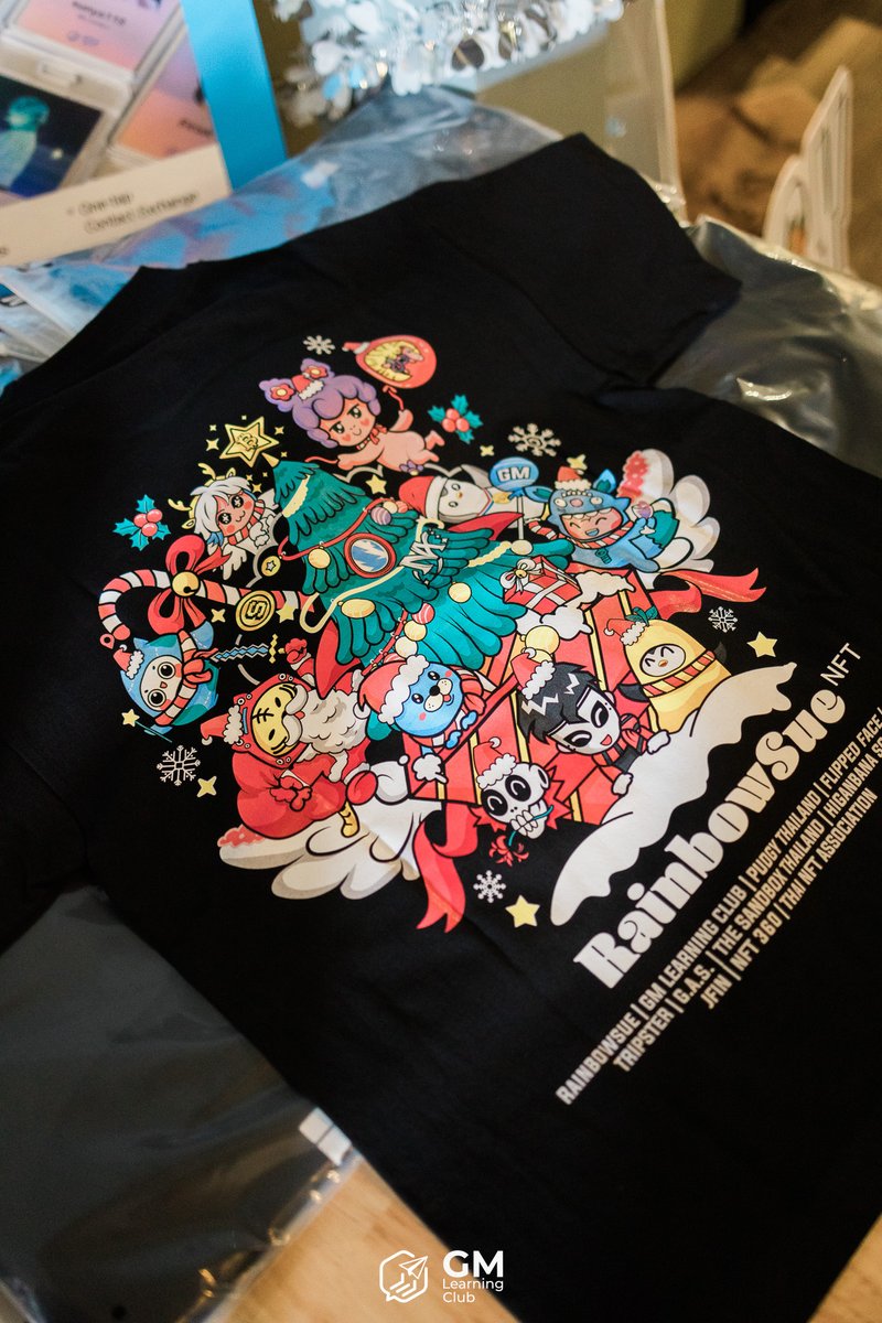 HeyNat's tweet photo. Thanks to @RainbowSueNFT for this amazing tee for #CryptmasParty.
@MGINGA11 is the artist behind this artwork.
Amazing as always. https://t.co/QrHAU0nIC8