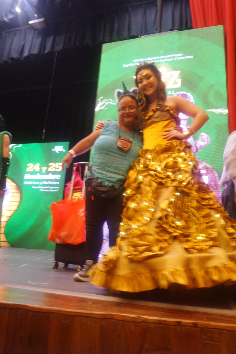 ulthrazonik's tweet photo. Que momento tan bonito haber podido conocer y abrazar a @IsabelaOrtega15 , tan talentosa y de corazón enorme 😍😍. La amo https://t.co/Rsfa5TfAvr