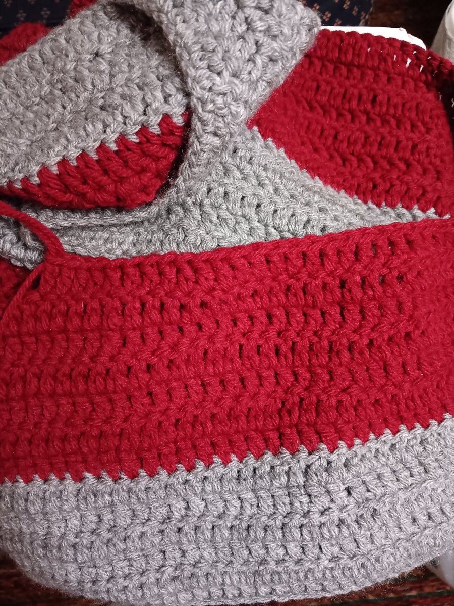 mamocorrina's tweet photo. #crocheting a scarf on this #simplysaturday. First time I've crocheted in 30 years. I'm going to finish with the gray trim. A fun hobby and it will be a special Christmas present for ?
Hoping all my #x friends have a Healthy, Peaceful, and Joyous Holiday. Gratitude everyday. https://t.co/OHi42eZVx3