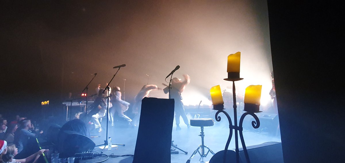 zmooc's tweet image. @CleanPeteMusic Kerstshow volgend jaar definitely nog op tijder zijn met tickets kopen😅