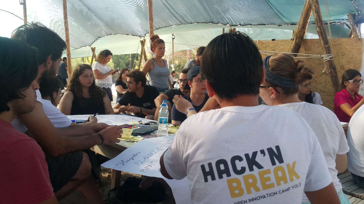 hacknbreak's tweet photo. Once upon a time at #HacknBreak💕 https://t.co/R1dnfaRdoz