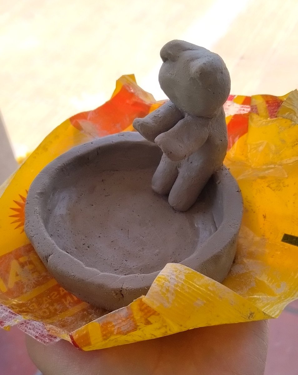 folklvslt's tweet photo. miren le estoy haciendo un regalo a mí amiga, tiene que quedar como la segunda imagen, que opinan https://t.co/bcSmA9TFxB