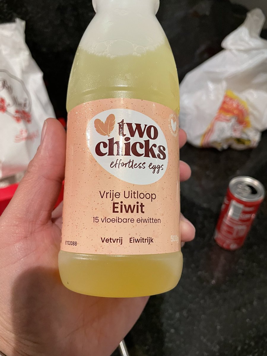 Hi <a href="/KvW/">Keuringsdienst van Waarde (KRO-NCRV)</a> 👋 We kochten onlangs 500 gr eiwit van Twochicks ze hebben een passie voor gezond eten, geweldige verhaal, maar hoe kan er maar 10,9 gr eiwit erin zitten per 100gr?

Of ben ik nu gek?