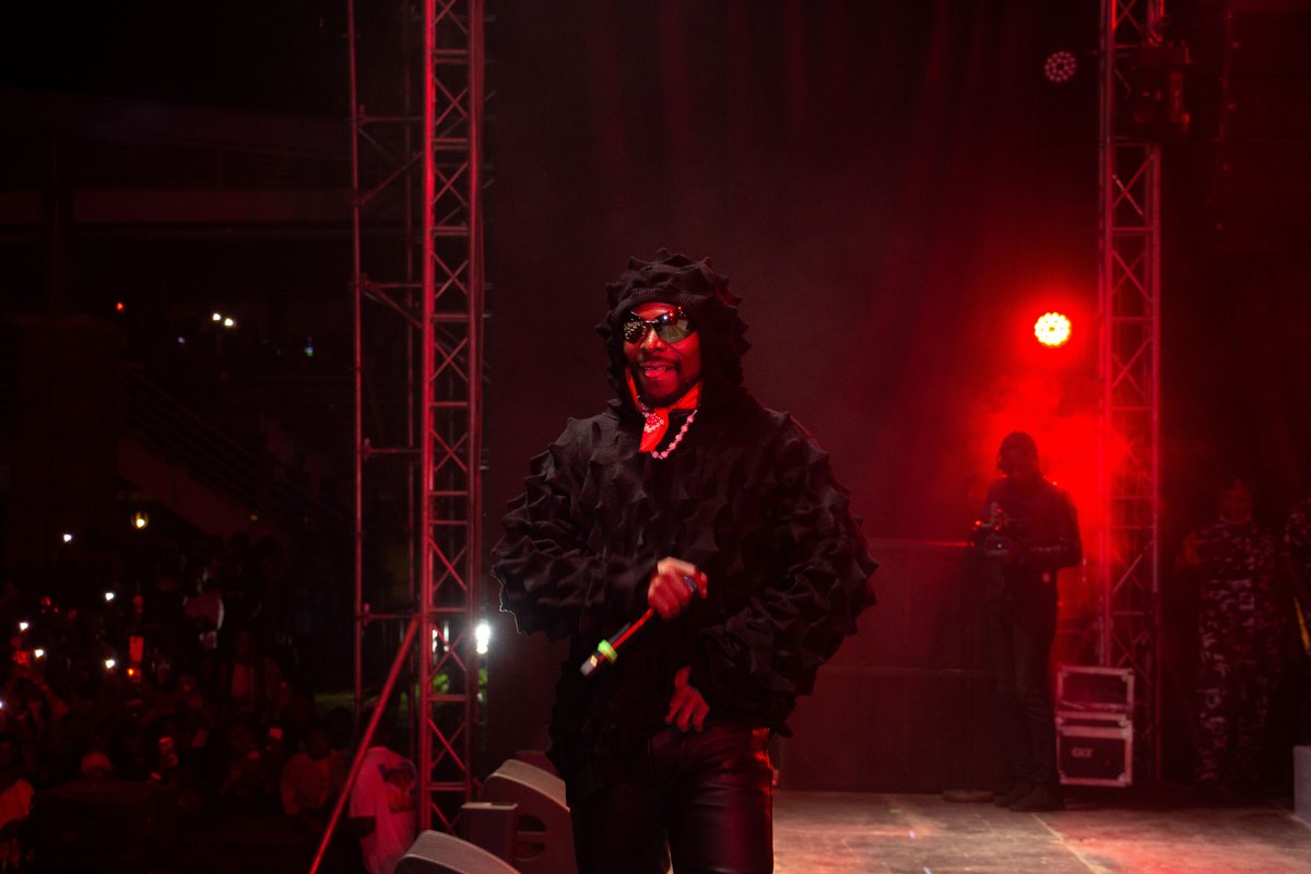intermeautos's tweet photo. Thank you Mr Money, 
Mr Money: @asakemusic 
Asake's Manager:@iamstevenator 
Our Bouncer:@dontbreakdedoor 
Photographer:@temishotit_ #asakemusic #harrowparkabuja #rahmanjago https://t.co/J6FsSymHKN