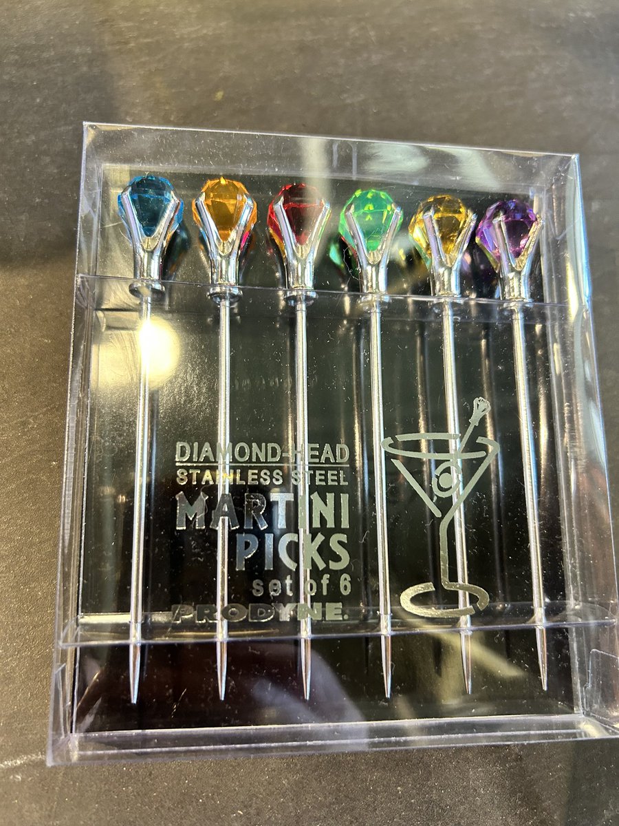 Nuccijs's tweet photo. @TSA can I take my skewers gift in my carry on bag? https://t.co/GOmOyCwluX