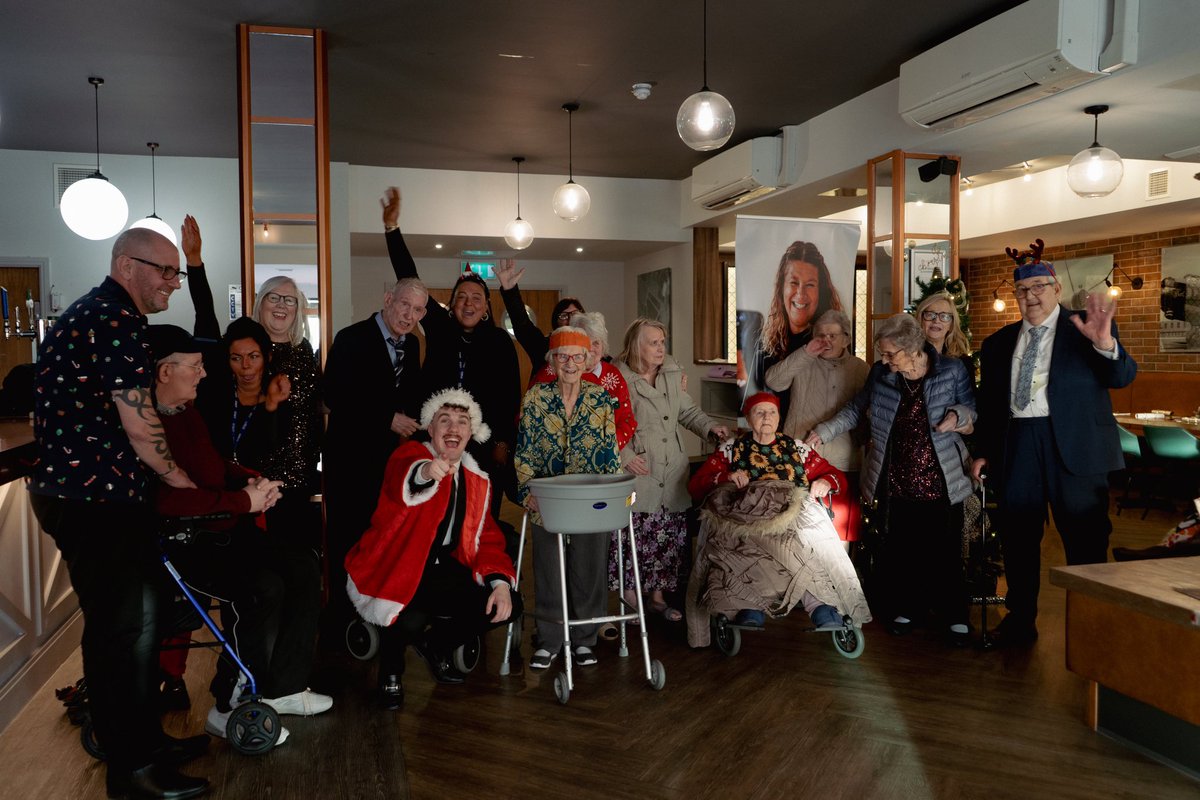 Be_greatfitness's tweet photo. A BeGreat Christmas, today we saw 85 guests from care homes and other communities given a Christmas dinner and an afternoon of entertainment! How amazing 🎄 https://t.co/mBM0Vii3iD
