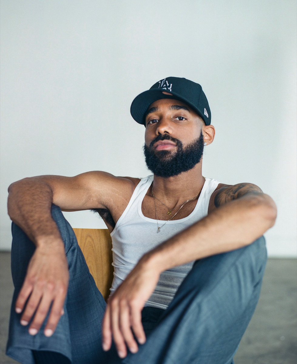 TheRealPhilemon's tweet image. Dad                                   Child