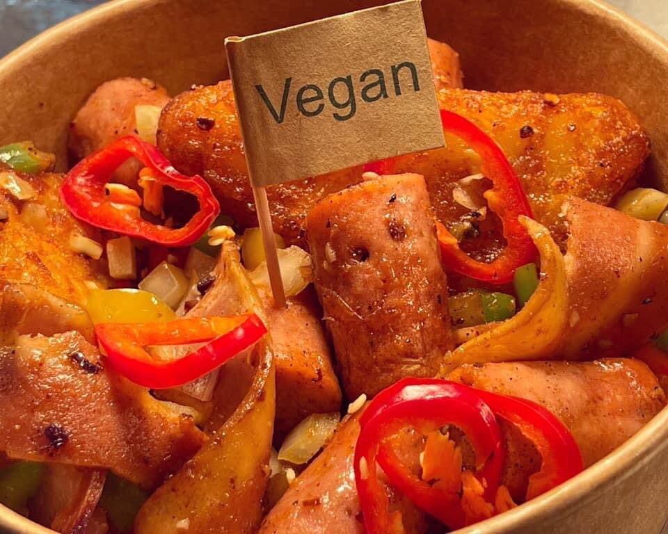 #TasteTesting #Vegan #SaltnPepper #NotPigsInBlankets at #Swinton - shall we get these on alongside our Festive #SaltnPepperBlankets ?
#WowYauChow #VeganComfortFood #ChineseComfortFood #ComfortFood #VeganFood #VeganChineseFood