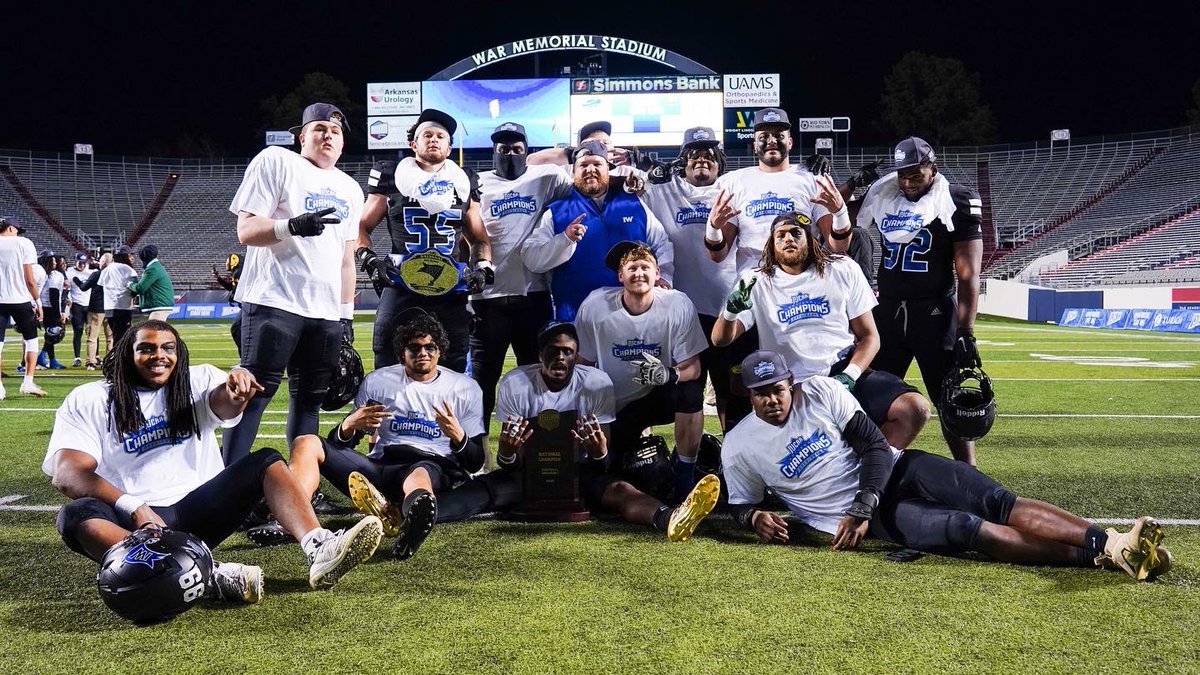 Jaylin_d1's tweet photo. Your 2023 NJCAA Division 1 champs  💍 LETS GO‼️‼️‼️ #gobigblue #JUCOPRODUCT https://t.co/4mfgbtp46f