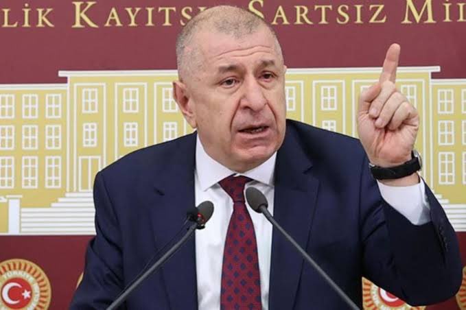 Ümit Özdağ:

“HDP milletvekilleri, Türkiye'nin düşmanlarıdır. Bunlar, Türkiye'nin şerefsiz düşmanlarıdır.”