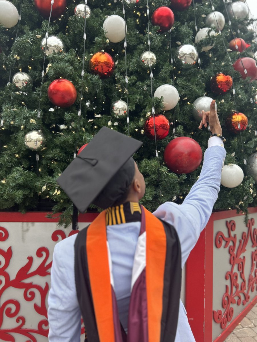 DJill_Will's tweet photo. What’s better than one Degree….. Two 🤷🏽‍♂️ (Onward and Upward 🤙🏾)

Masters in Mechanical Engineer ✅ https://t.co/Q1edKe8KGS