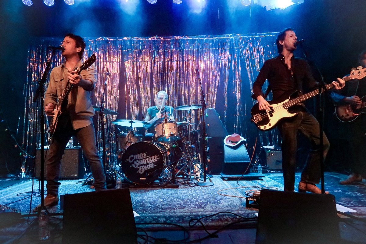 So nice to see these guys again - another fantastic night in Santa Barbara.

Merry Christmas 🤶 

<a href="/ChrisShiflett71/">Chris Shiflett</a> 
<a href="/FoxFagan/">Fox Fagan</a> 

#COYS