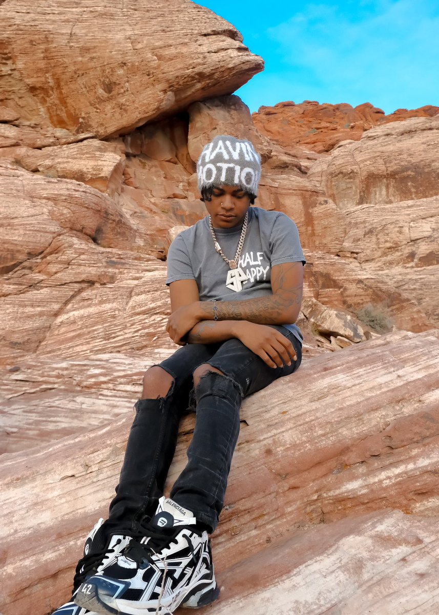 halfhappyco's tweet photo. Havin Motion Beanies Live !
https://t.co/EC6WokangQ https://t.co/T2IBcCIouN