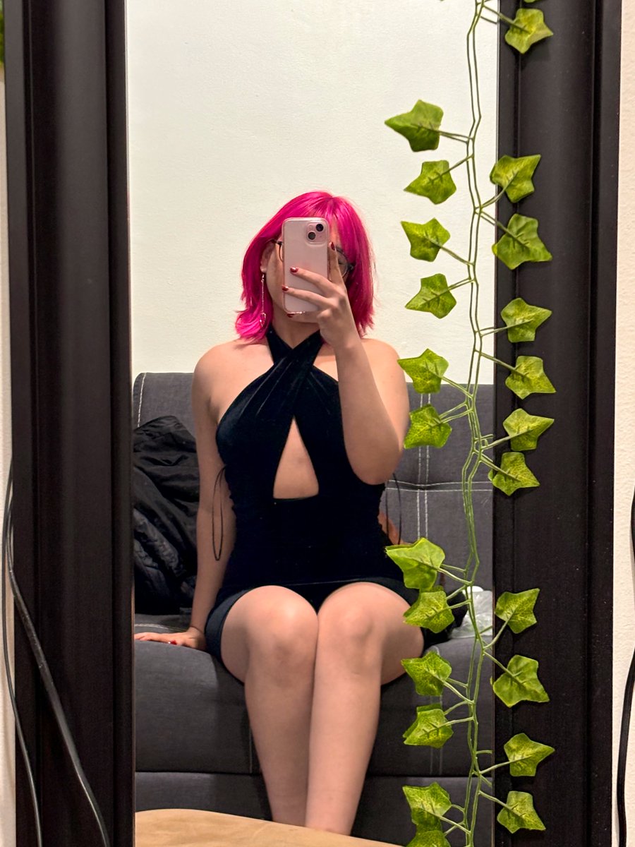 Iskra 👹 tweet media