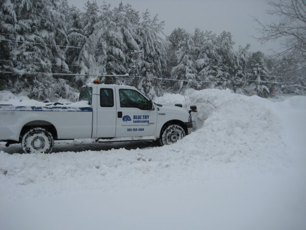 BlueSkyLScaping's tweet photo. Snow headaches? Not anymore. 

Blue Sky Landscaping's got you covered!

703.957.3105
https://t.co/lPeYee5usO
#snowplowing #snowremovalservices #snowremoval https://t.co/o4wpkHAhpK