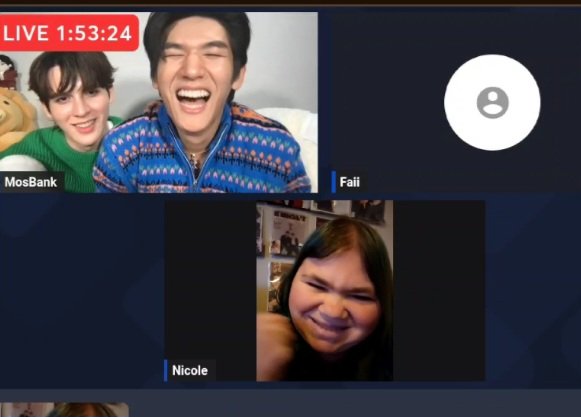 MlovesB88's tweet photo. When I get to talk to these amazing guys again @mos_psl and @Bank_mondop I hope to see you in February and so glad I got to make Mos smile like this again. Thanks @blovedent for this chance. 
#MosBank #MBxMistletoeMagicxUSA 
#MBxUSAonlineFanmeet
#MosBankMagicEvent https://t.co/n6Y54mtMAS