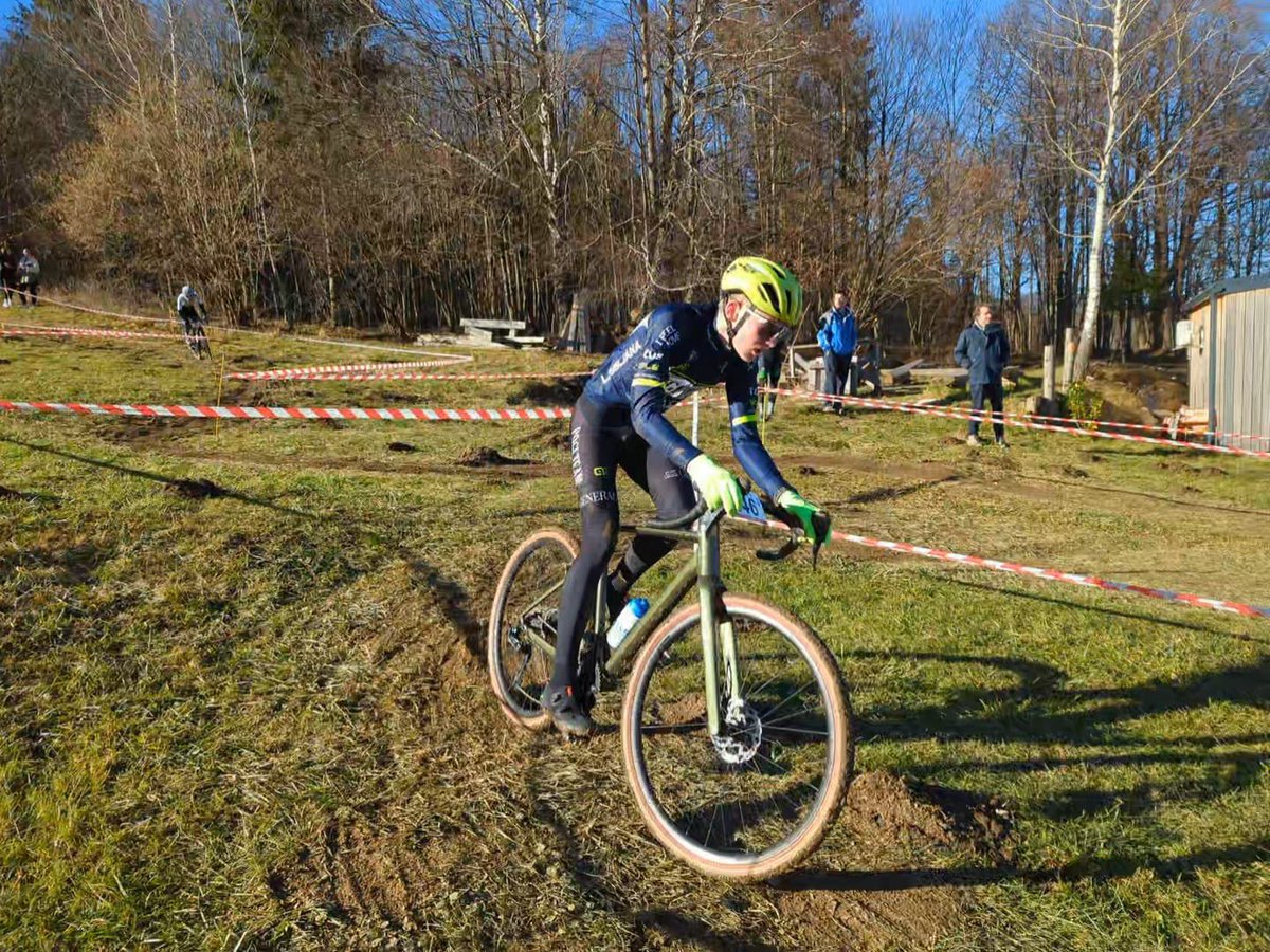 Danes je potekalo državno prvenstvo v ciklokrosu. V Kočevju so pripravili razgibano progo na kateri so naši fantje prikazali borbeno vožnjo. Gal Klun je v kategoriji dečki A osvojil 3. mesto 🥉