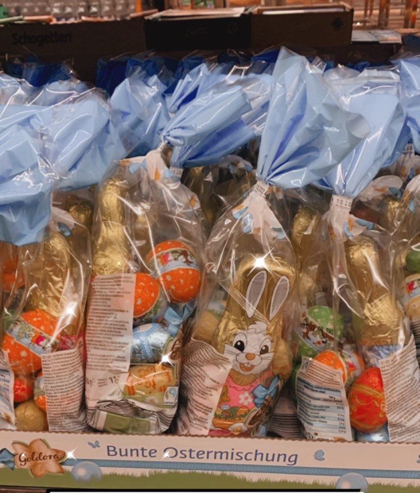 Etwas der Zeit voraus. Es lebe der Fortschritt. 
Vielleicht verstecke ich morgen aber auch einfach mal die Geschenke.